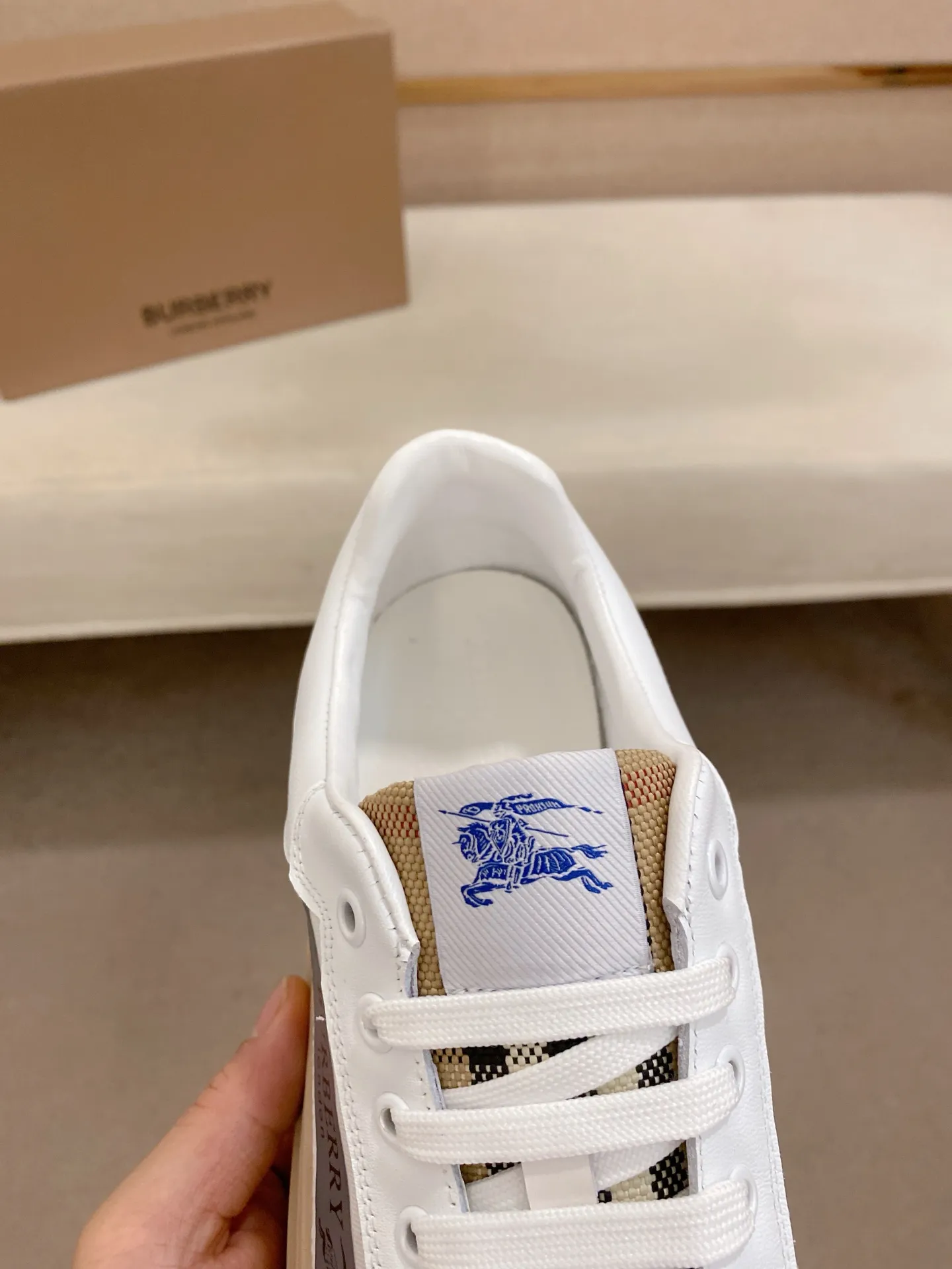 Men's shoes💰: 400💰🇮🇹🇮🇹The counters are synchronized with BURBERRY's top purchasing agents🔍🔍Synchronized sales. Positive code number: 38-44. Italian imported cowhide with official website fabric. Fully imported sheepskin lining, sole: original sole provided by the original factory, exclusive movable molded sole, super comfortable, original factory follow-up goods, 🔍🔍high quality, you can enter and leave the counter at will, welcome to compare (can be customized 45)